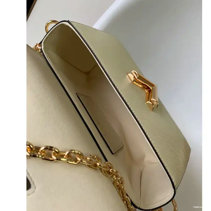 Fashionrepsfam ru Bag 2204DJ0046 LV 0706